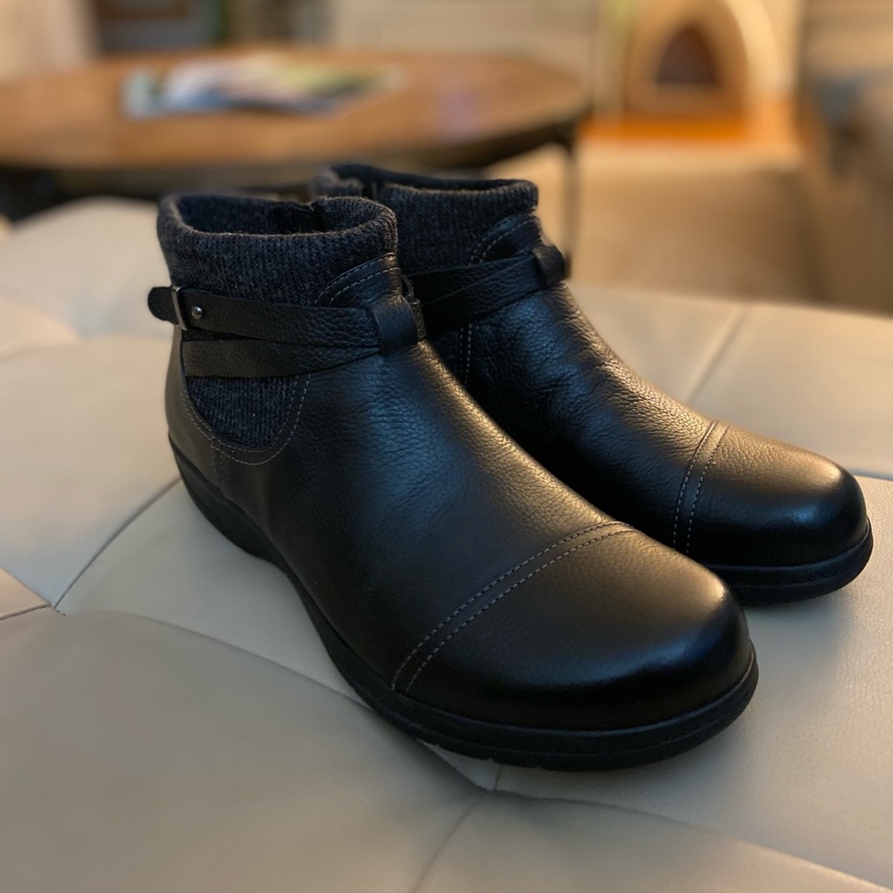 Clarks Cheyn Kisha Ankle Boots NWT size 11